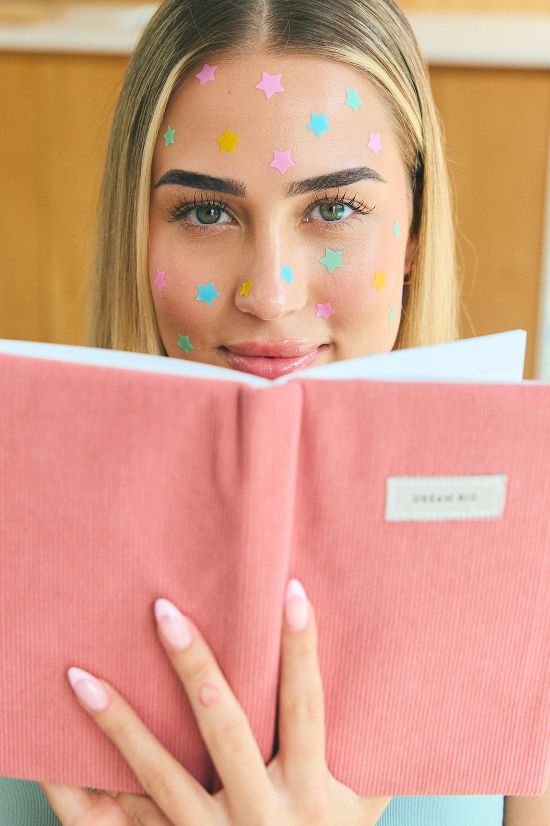 PIMPLE STAR PATCHES &amp; MIRROR CASE Green Pimple Patches - Anti-Blemish Stars in portable mirror case, 32 patches